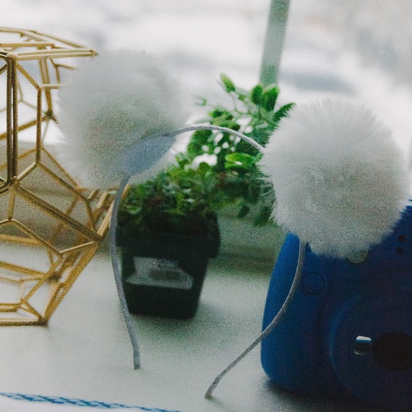 Pom Pom Headband - Picture 3 of 3